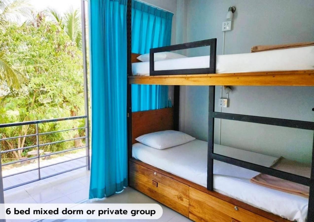 Theppahrak Hostel Khaolak Khao Lak Bagian luar foto