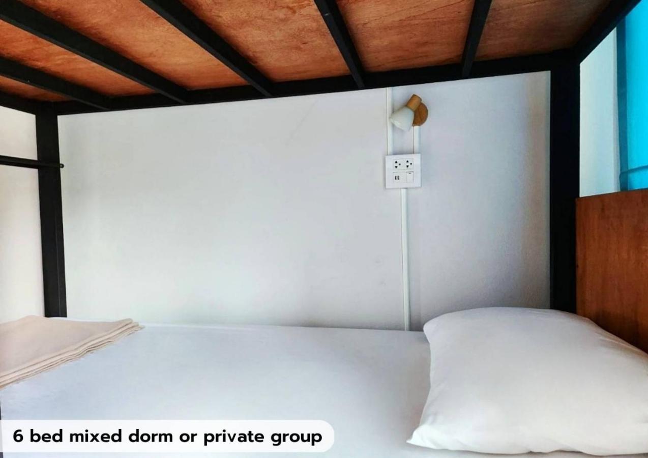 Theppahrak Hostel Khaolak Khao Lak Bagian luar foto