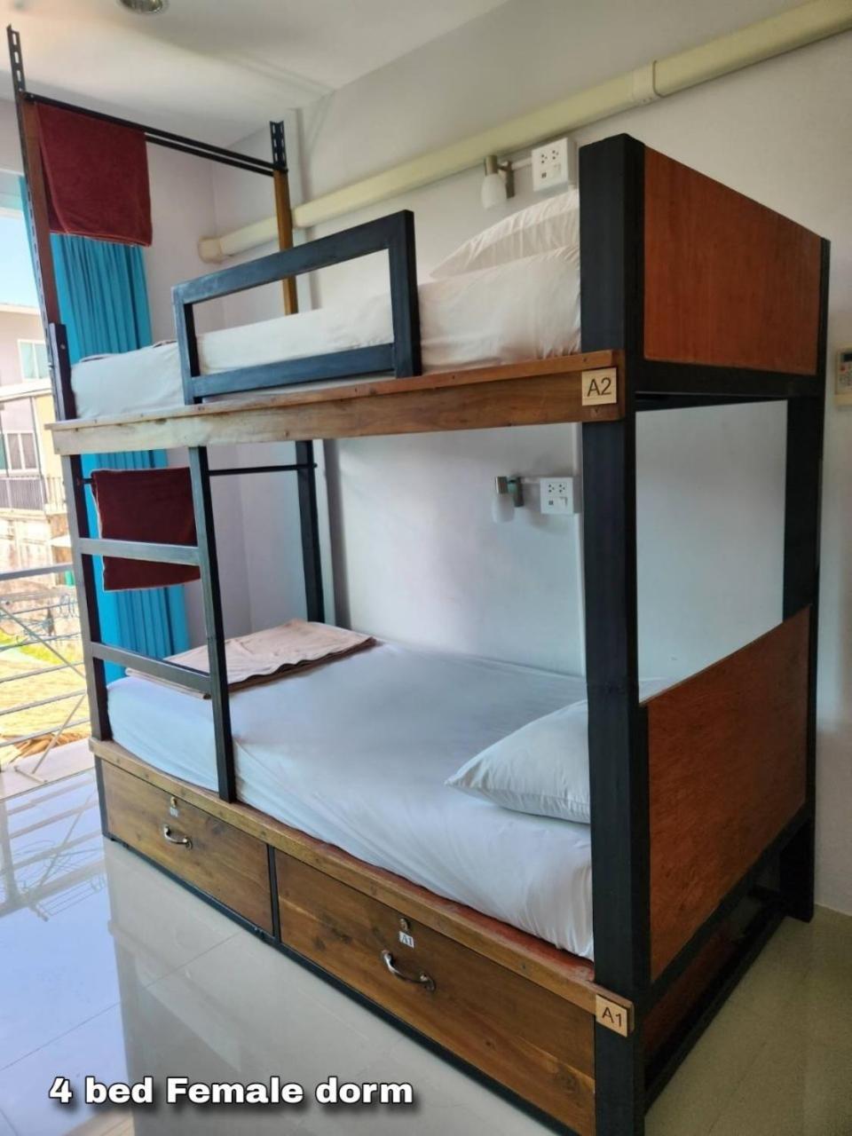 Theppahrak Hostel Khaolak Khao Lak Bagian luar foto