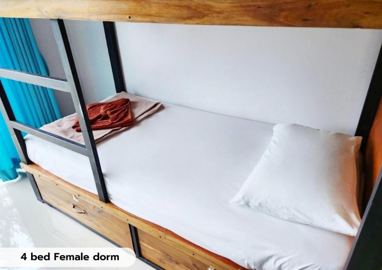 Theppahrak Hostel Khaolak Khao Lak Bagian luar foto