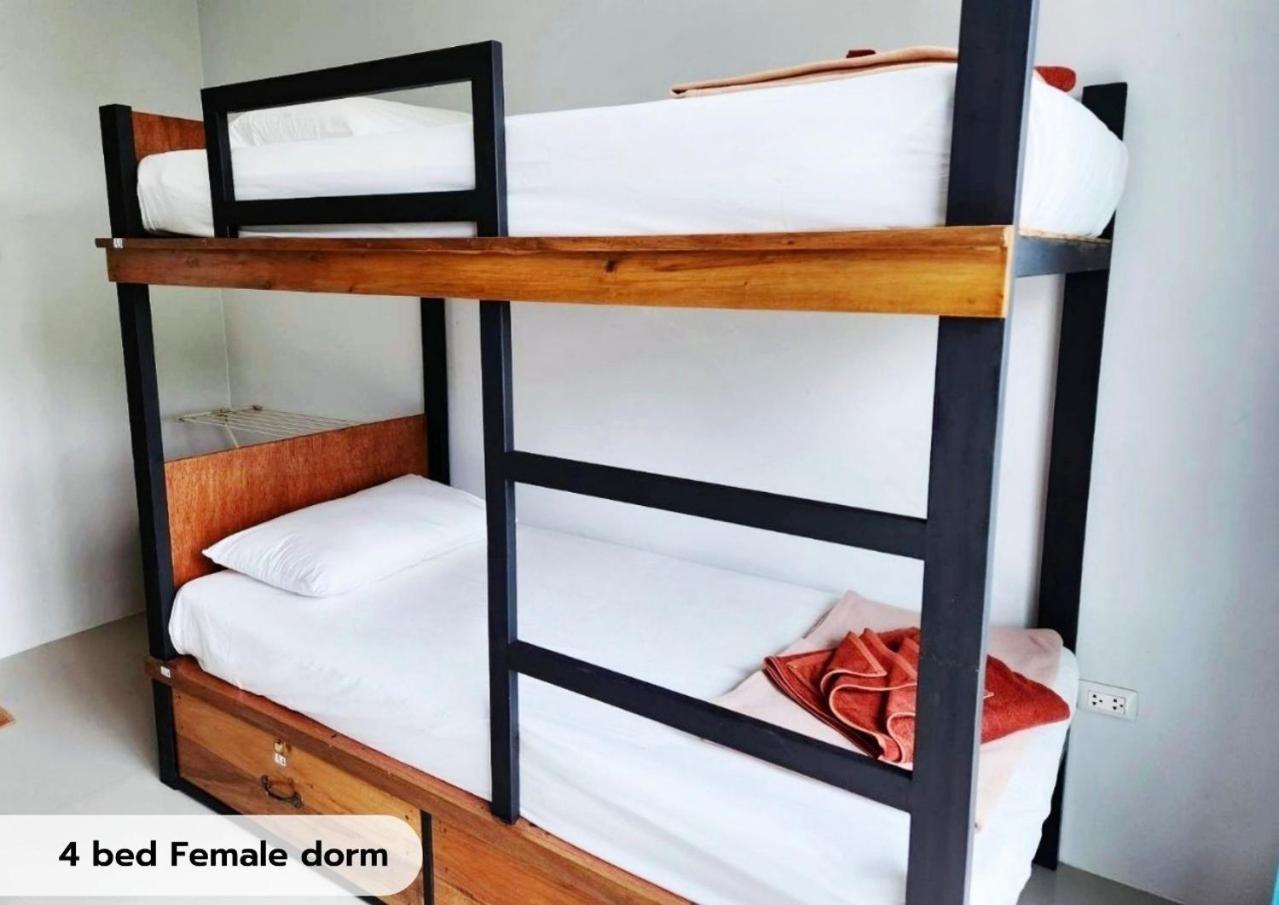 Theppahrak Hostel Khaolak Khao Lak Bagian luar foto