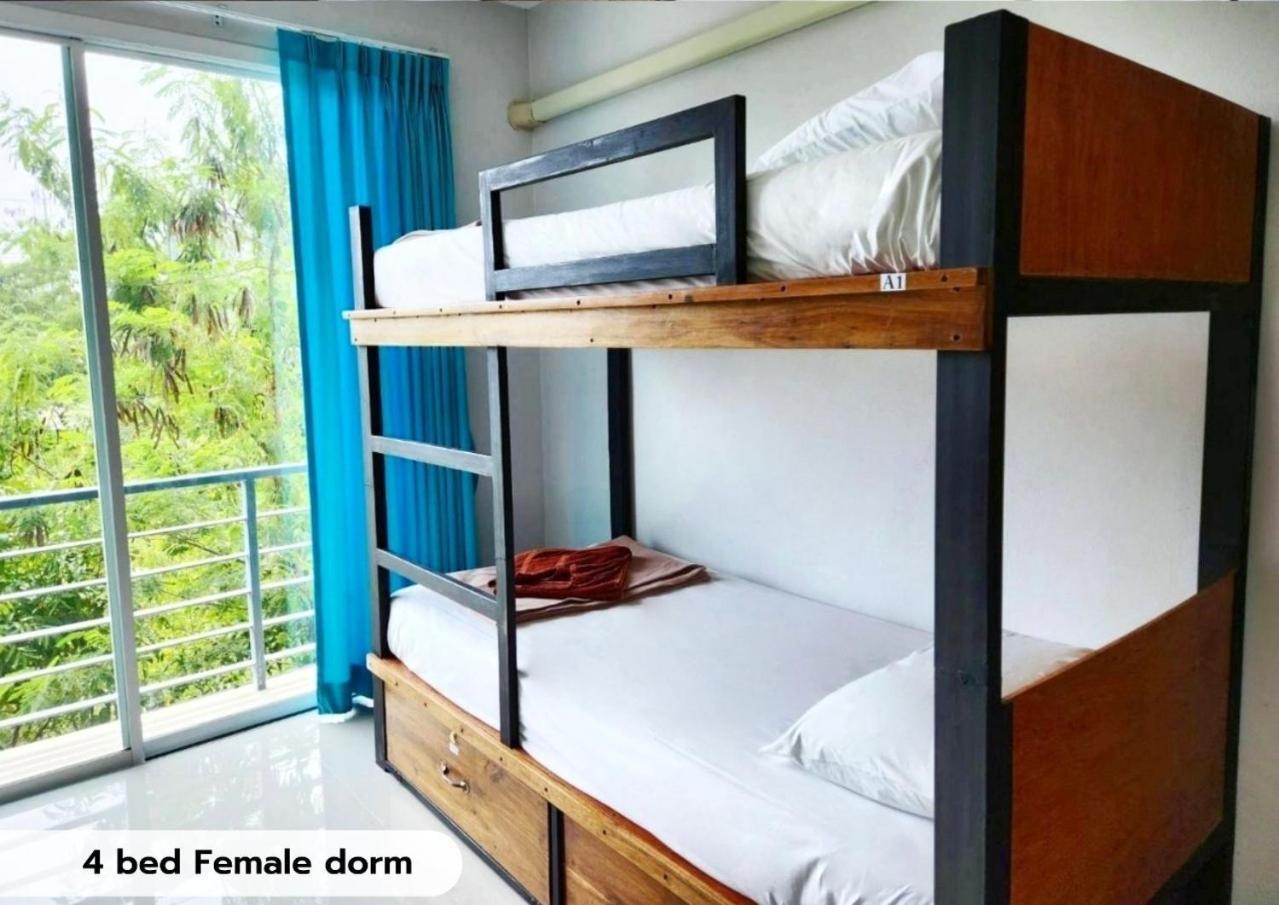 Theppahrak Hostel Khaolak Khao Lak Bagian luar foto