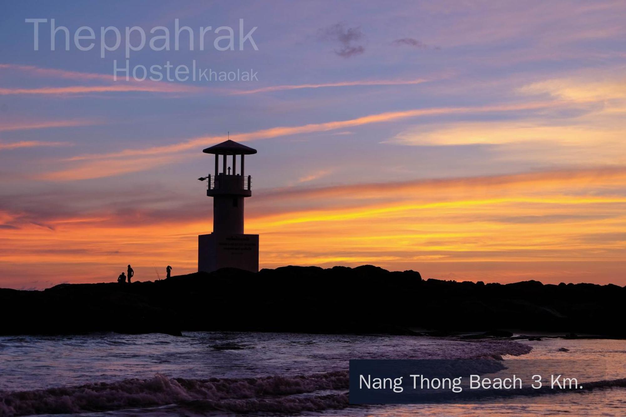 Theppahrak Hostel Khaolak Khao Lak Bagian luar foto