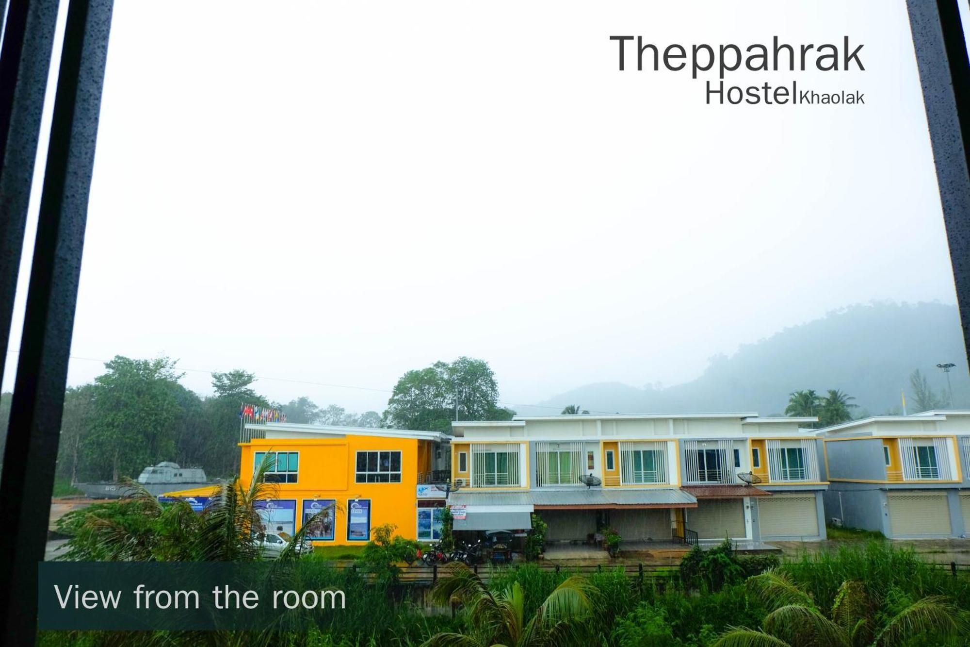 Theppahrak Hostel Khaolak Khao Lak Bagian luar foto