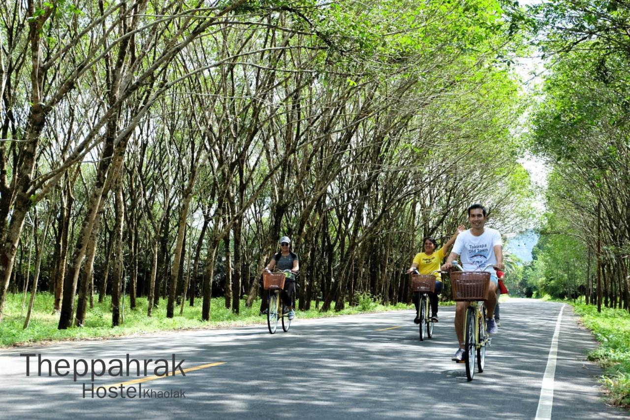 Theppahrak Hostel Khaolak Khao Lak Bagian luar foto