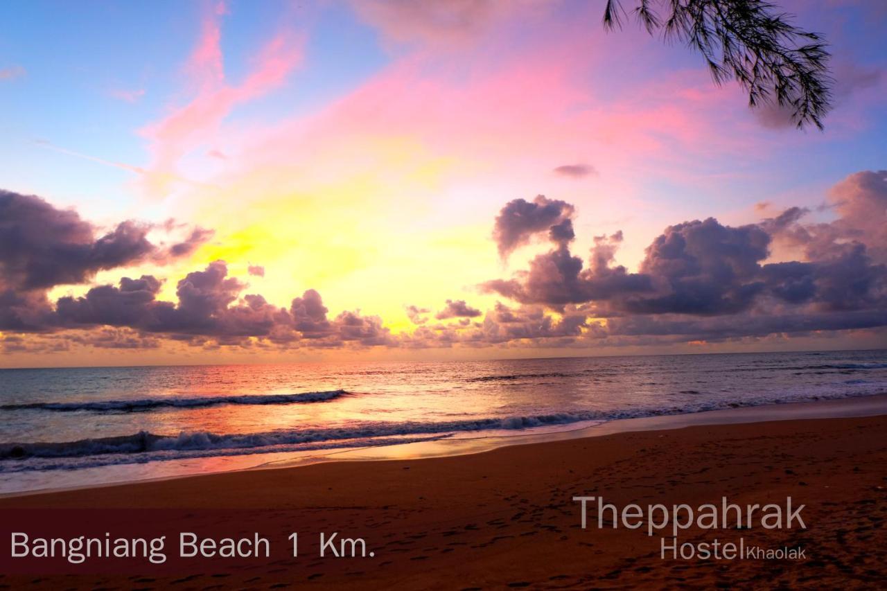 Theppahrak Hostel Khaolak Khao Lak Bagian luar foto